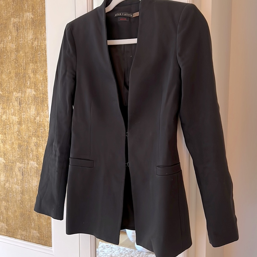 Alice & Olivia black collarless blazer, size 4
